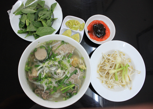 Phở[-]là[-]1[-]trong[-]12[-]món[-]ăn[-]Việt[-]Nam[-]được[-]xác[-]lập[-]kỷ[-]lục[-]châu[-]Á.
